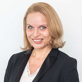 Porträtausschnit von Jana Stotz